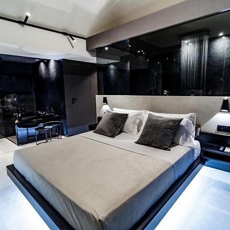 4 Suites " Unconventional Living Rooms " CTA Exteriör bild