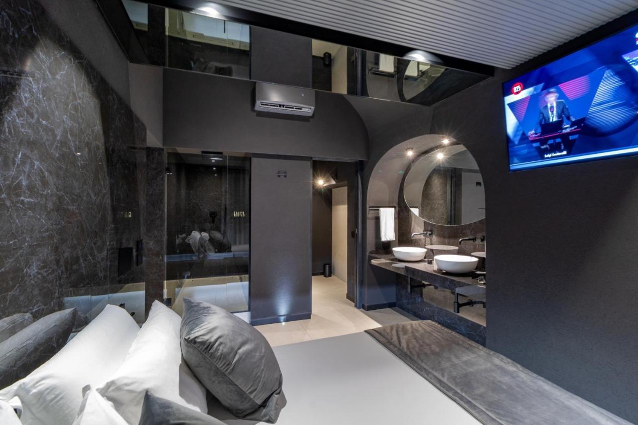 4 Suites " Unconventional Living Rooms " CTA Exteriör bild