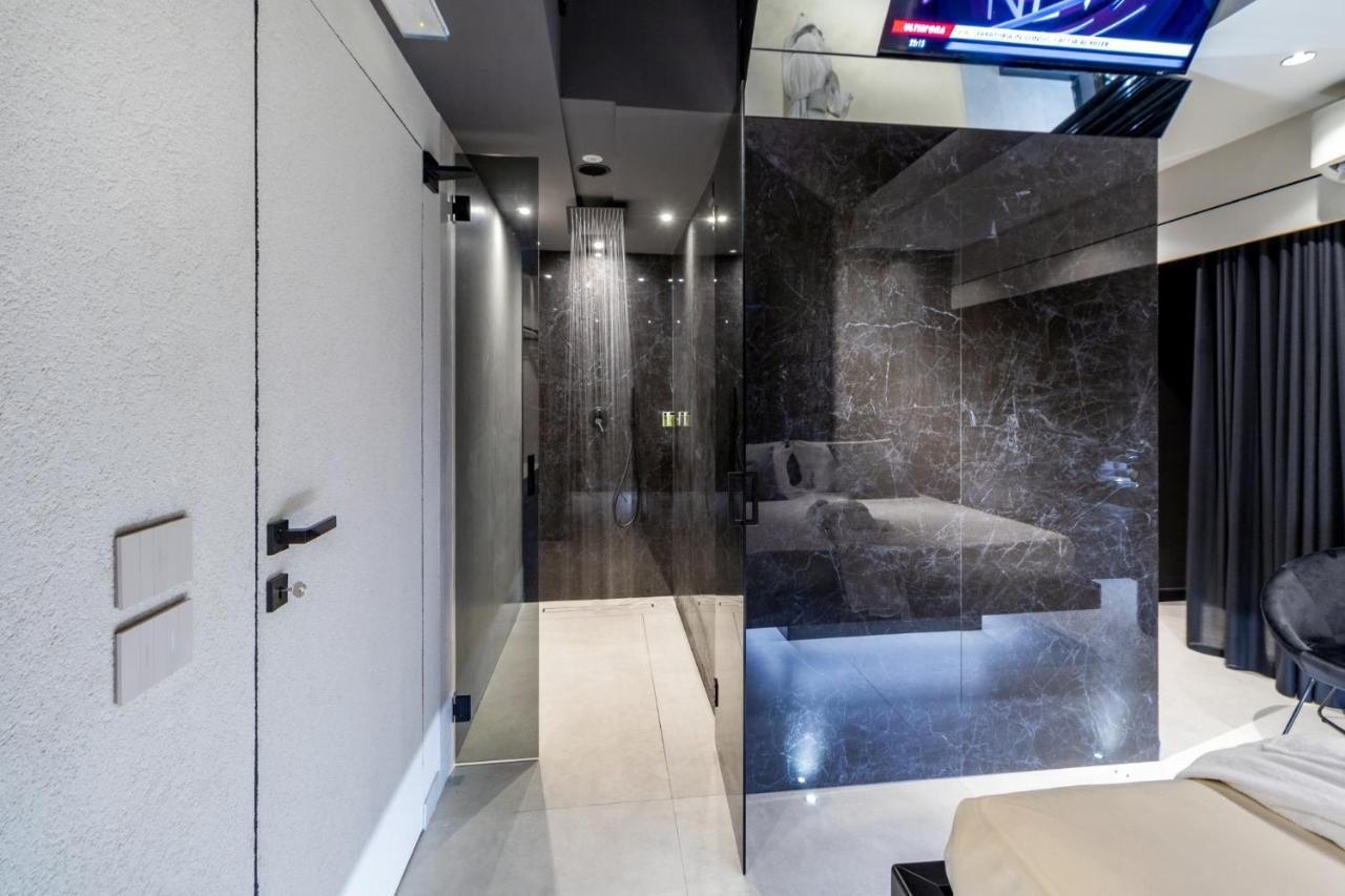 4 Suites " Unconventional Living Rooms " CTA Exteriör bild
