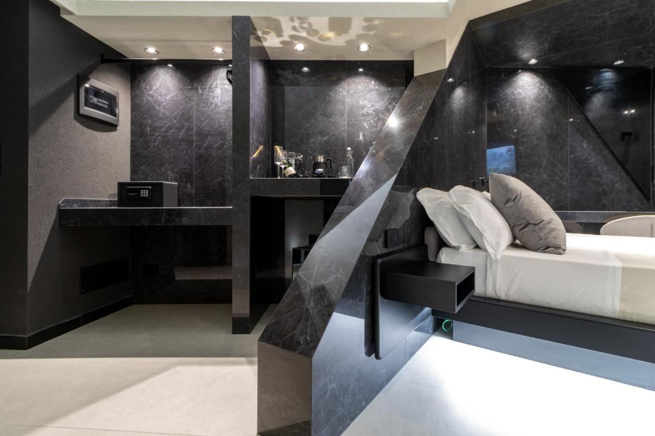 4 Suites " Unconventional Living Rooms " CTA Exteriör bild