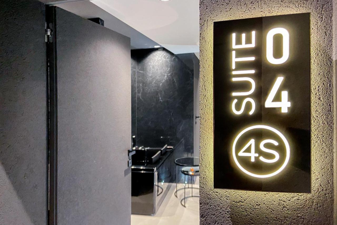 4 Suites " Unconventional Living Rooms " CTA Exteriör bild