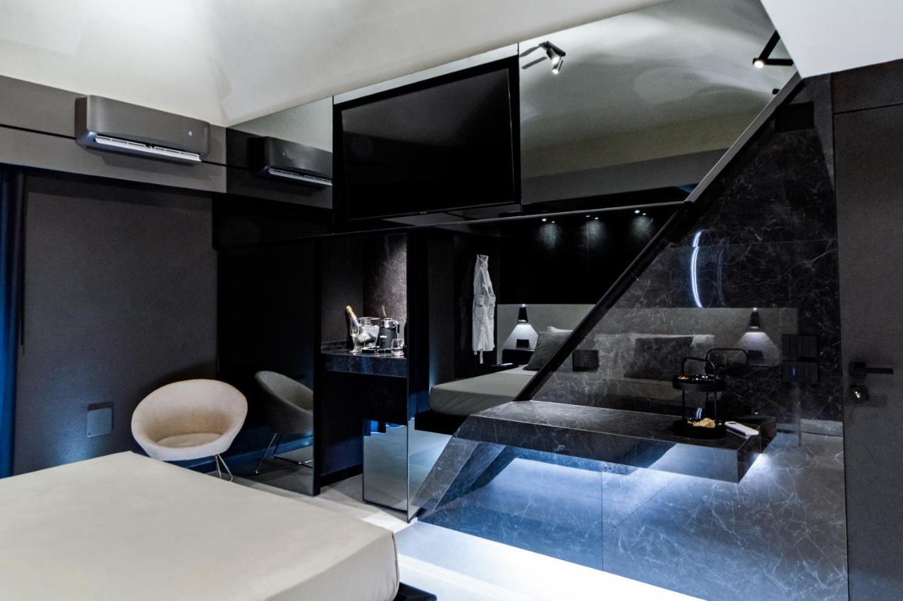 4 Suites " Unconventional Living Rooms " CTA Exteriör bild