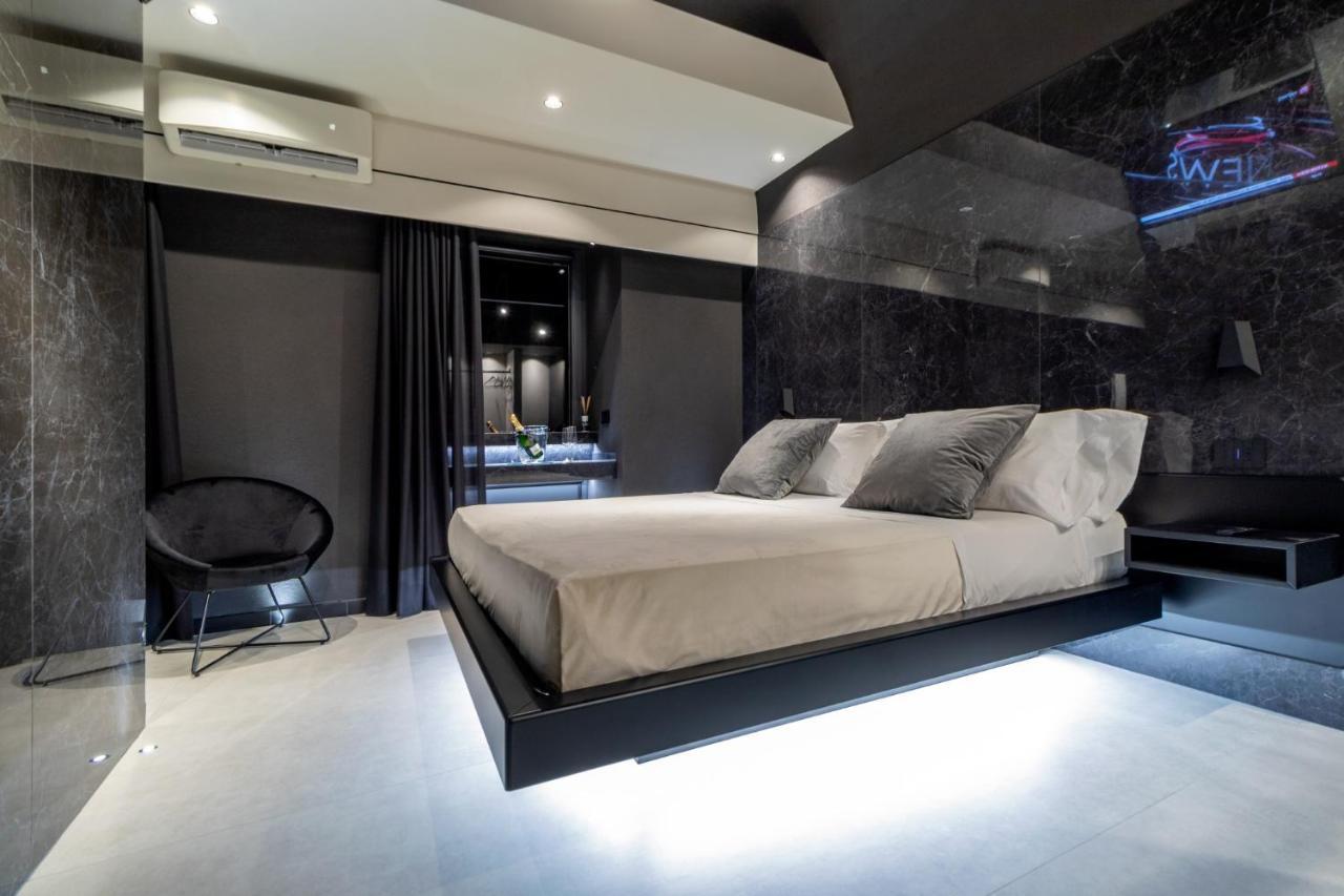 4 Suites " Unconventional Living Rooms " CTA Exteriör bild