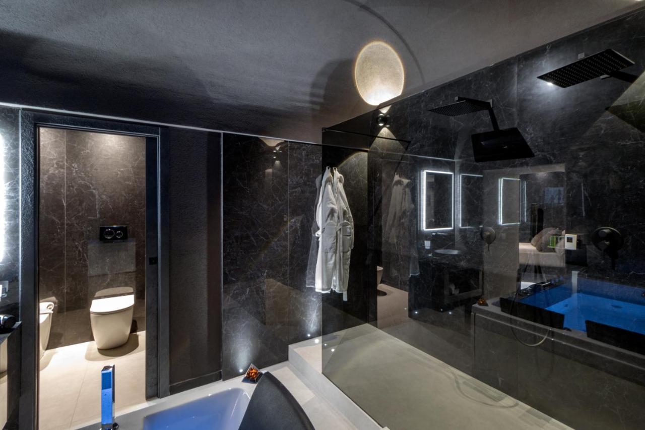 4 Suites " Unconventional Living Rooms " CTA Exteriör bild
