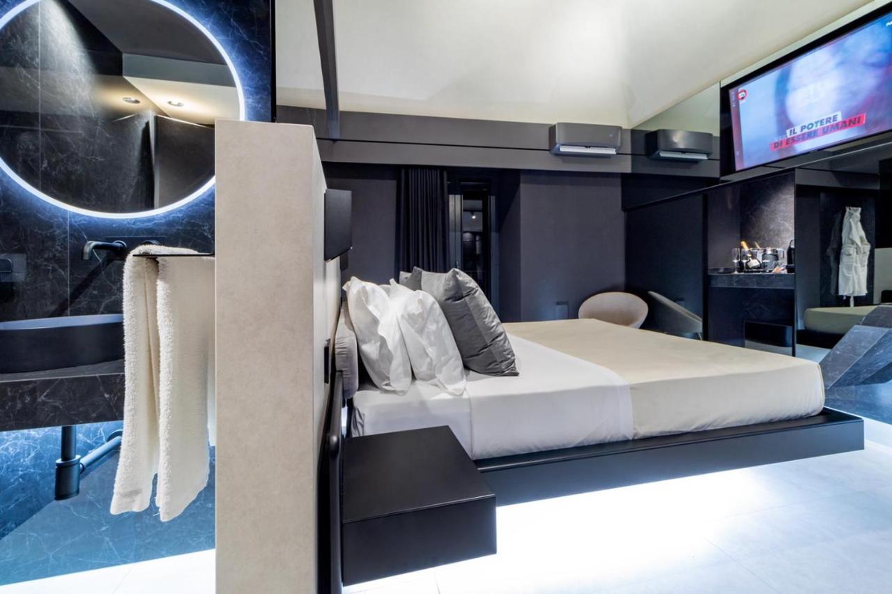 4 Suites " Unconventional Living Rooms " CTA Exteriör bild