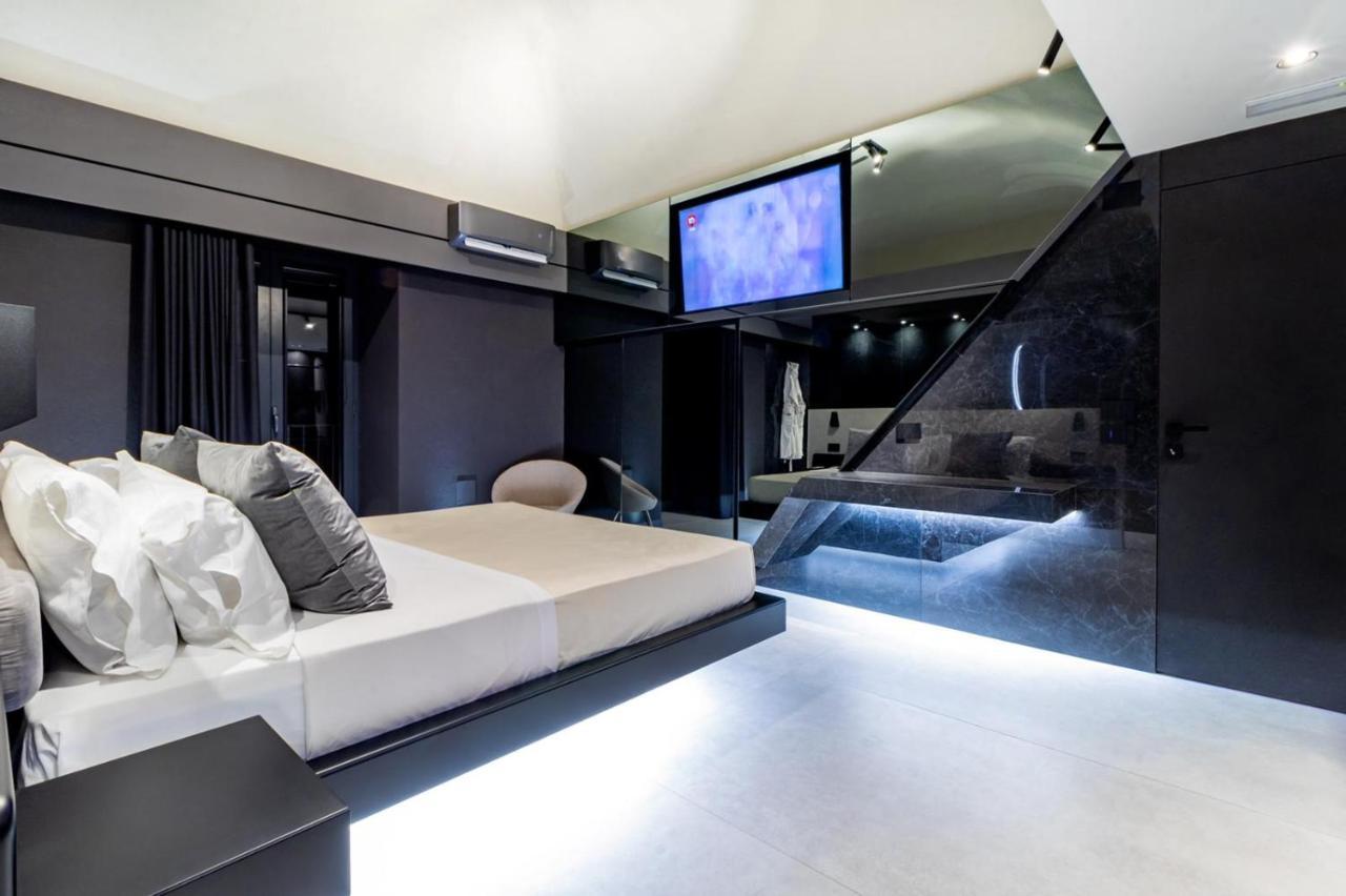 4 Suites " Unconventional Living Rooms " CTA Exteriör bild