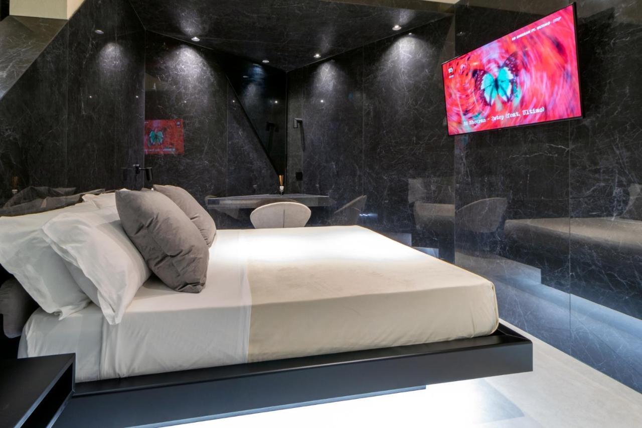 4 Suites " Unconventional Living Rooms " CTA Exteriör bild
